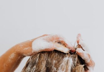 se-laver-les-cheveux-sans-eau-chaude