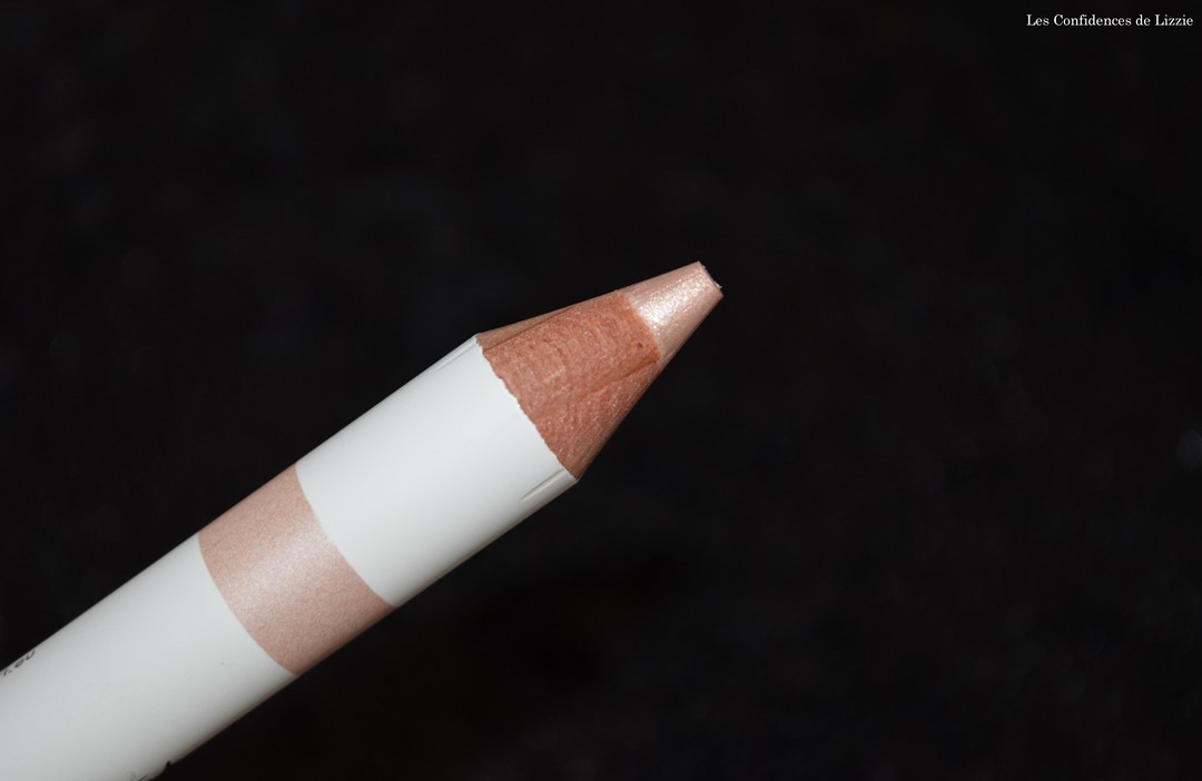 enluminateur - crayon pour les sourcils - sourcils - maquillage - produit de maquillage Harcourt - Harcourt - Sourcils parfaits - sourcils dessinés - courbe des sourcils parfaite