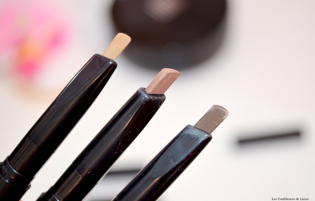 dessiner ses sourcils - sourcils - maquillage des sourcils - redessiner sa ligne de sourcils - structurer son regard - maquiller ses sourcils - maquiller facilement ses sourcils - maquiller rapidement ses sourcils