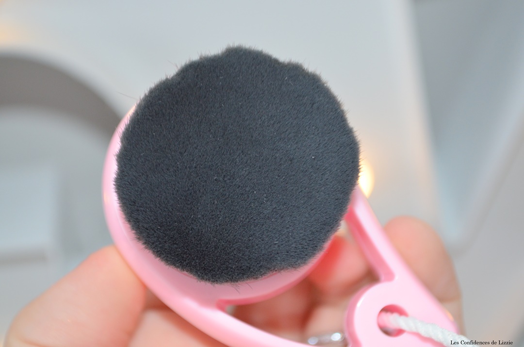 orbiskin - avis - brosse nettoyante - brosse exfoliante - points noirs - peau acnéique - brosse douce visage - soins de la peau - peau douce - peau exfoliee - peau nettoyee