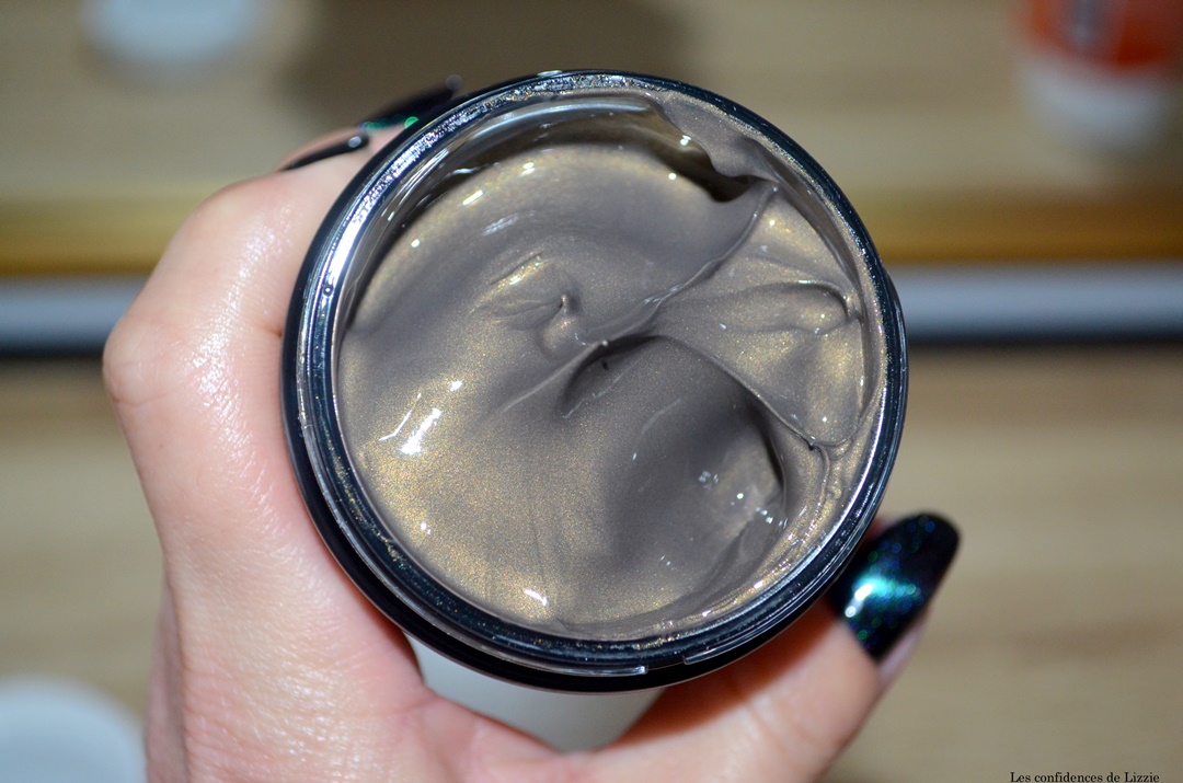 masque-charbon-miel-origins-texture