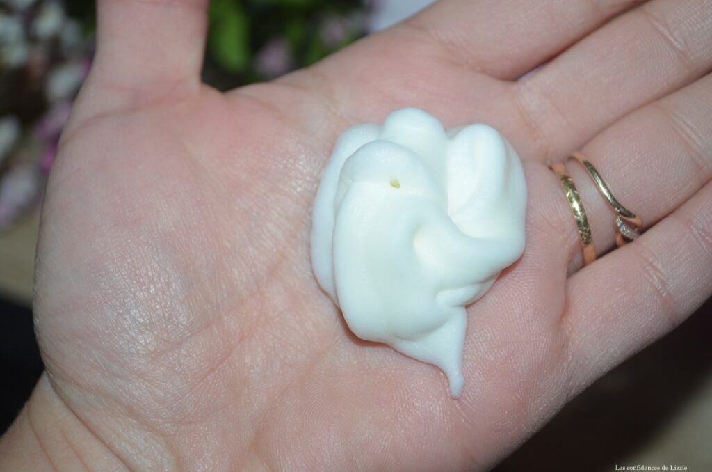 texture-mousse-de-douche