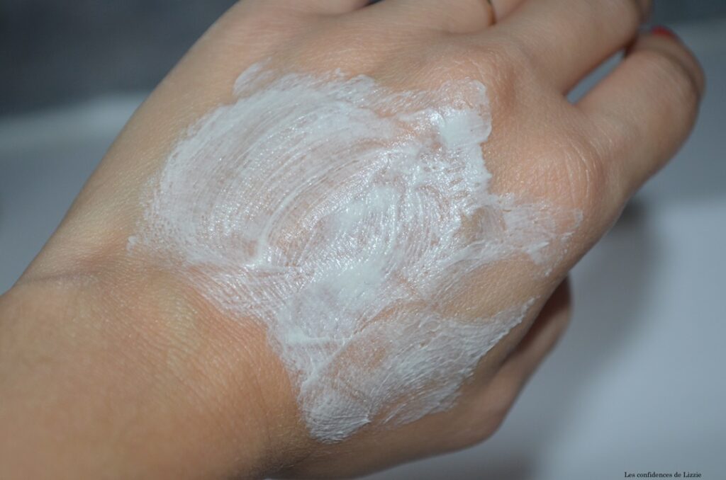 masque-detox-visage-pour-pores-dilates