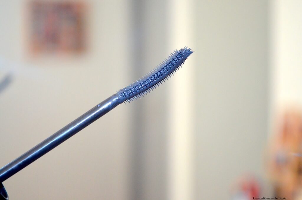 mascara-noir-a-avoir-pour-de-beaux-cils